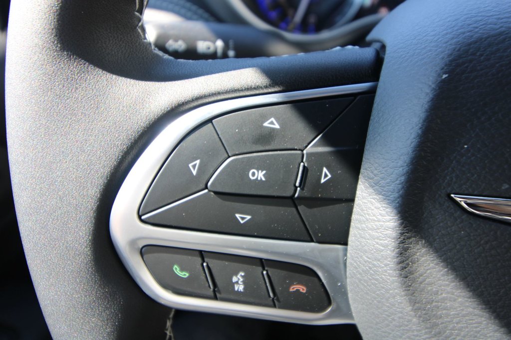 2025 Chrysler Pacifica SELECT AWD in St. John's, Newfoundland and Labrador - 16 - w1024h768px