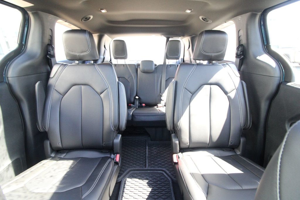 2025 Chrysler Pacifica SELECT AWD in St. John's, Newfoundland and Labrador - 13 - w1024h768px