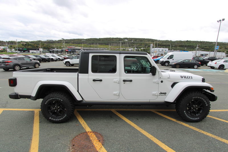 2024  Gladiator WILLYS in St. John's, Newfoundland and Labrador - 4 - w1024h768px