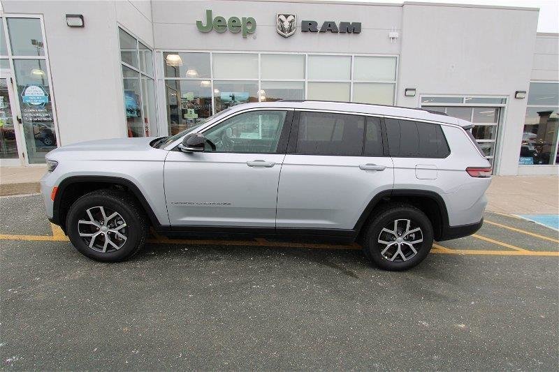 2024  Grand Cherokee L LIMITED in St. John's, Newfoundland and Labrador - 2 - w1024h768px