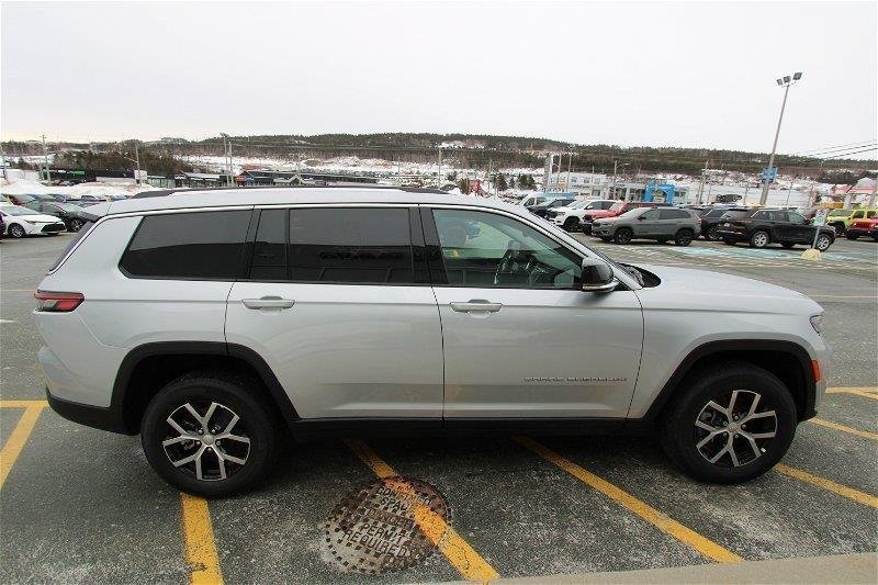 2024  Grand Cherokee L LIMITED in St. John's, Newfoundland and Labrador - 4 - w1024h768px