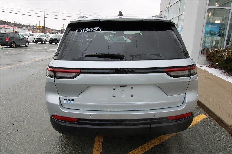 2024  Grand Cherokee ALTITUDE in St. John's, Newfoundland and Labrador - 3 - w1024h768px