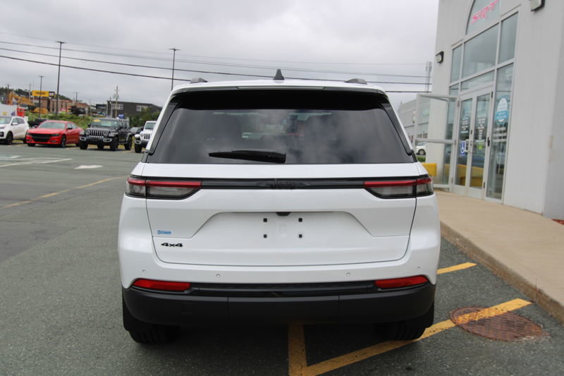 2024  Grand Cherokee ALTITUDE in Newfoundland and Labrador, Newfoundland and Labrador - 3 - w1024h768px