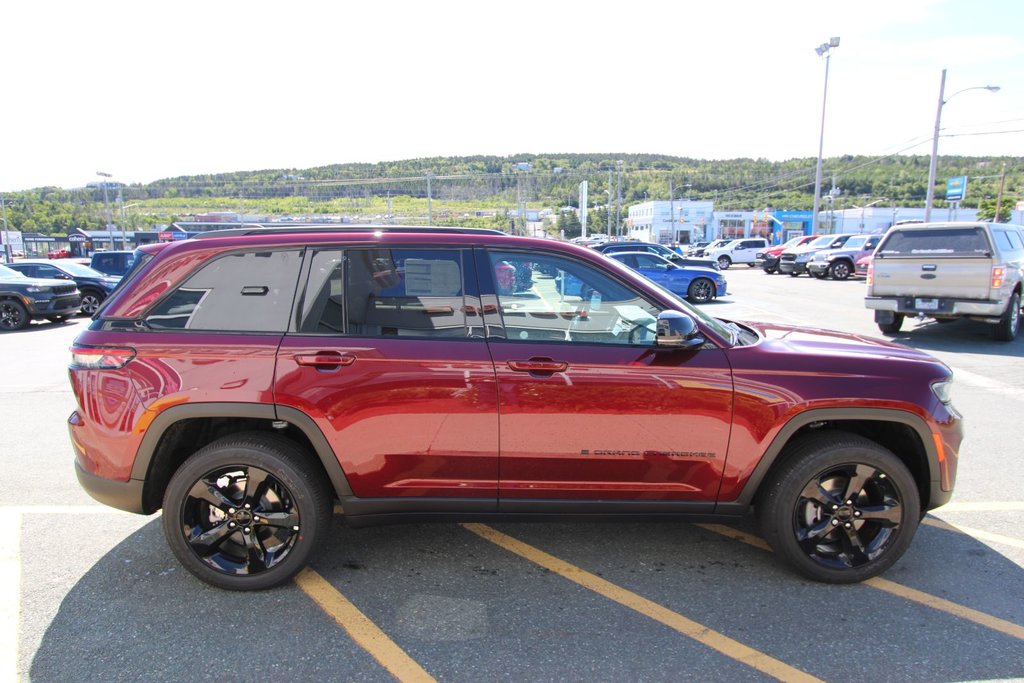 2024  Grand Cherokee ALTITUDE in St. John's, Newfoundland and Labrador - 4 - w1024h768px