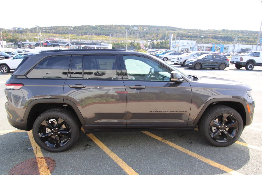 2024  Grand Cherokee ALTITUDE in Newfoundland and Labrador, Newfoundland and Labrador - 4 - w1024h768px