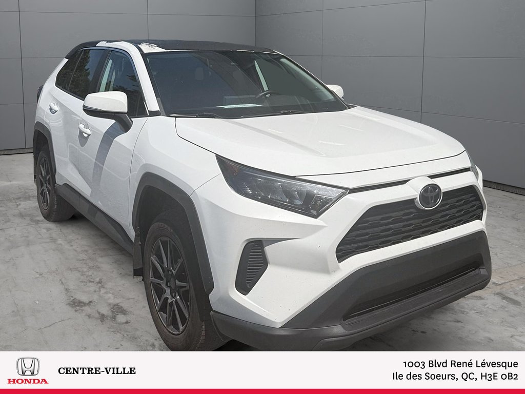 2022 Toyota RAV4 LE in Montreal, Quebec - 1 - w1024h768px