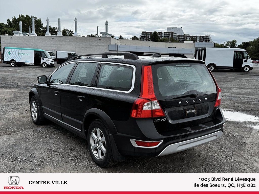2012 Volvo XC70 in Montreal, Quebec - 3 - w1024h768px