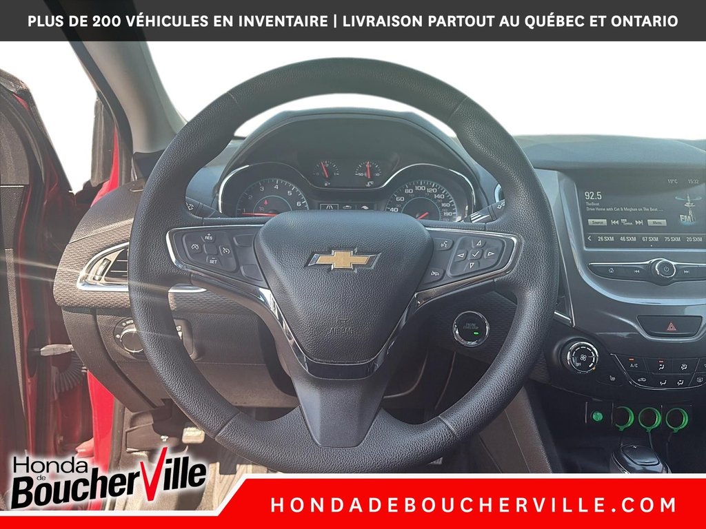 2017 Chevrolet Cruze LT in Terrebonne, Quebec - 27 - w1024h768px