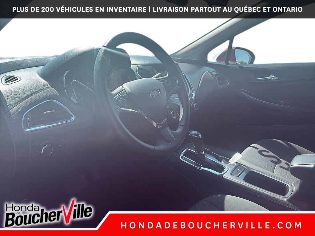 2017 Chevrolet Cruze LT in Terrebonne, Quebec - 23 - w1024h768px