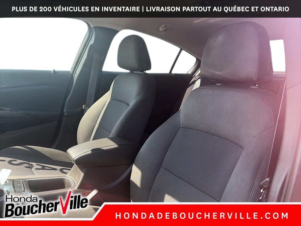 2017 Chevrolet Cruze LT in Terrebonne, Quebec - 25 - w1024h768px