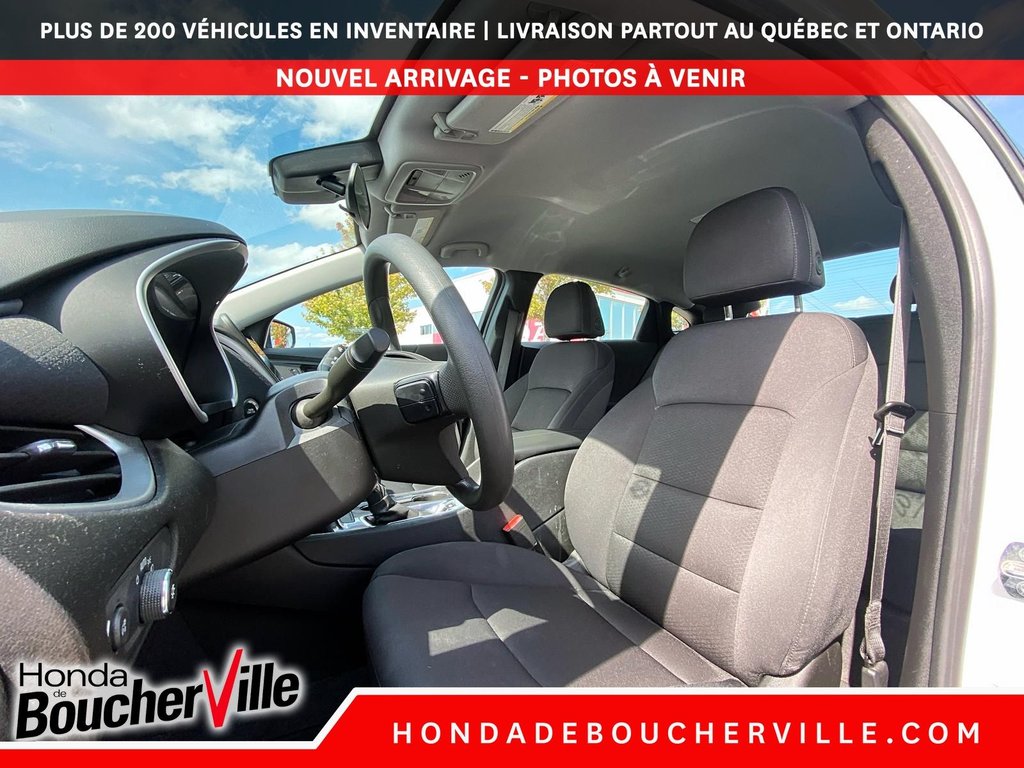 2023 Chevrolet Malibu 1LT in Terrebonne, Quebec - 17 - w1024h768px