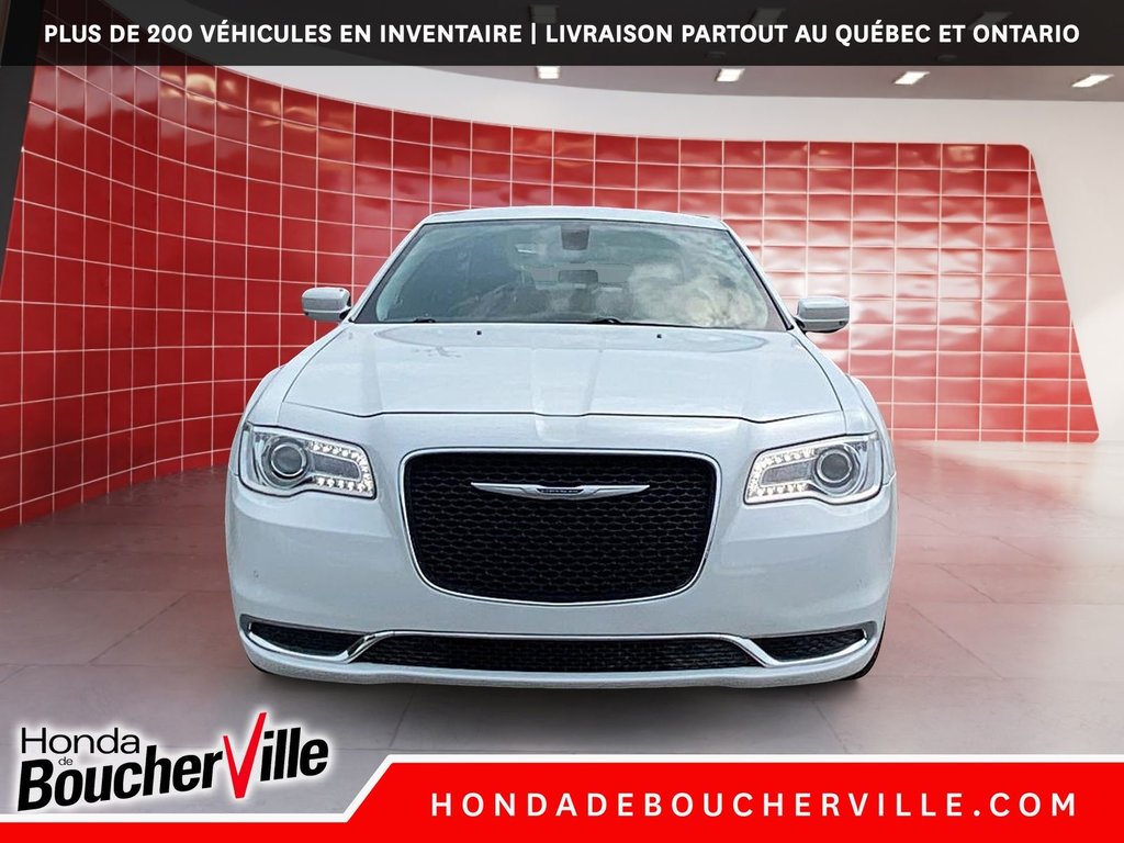 2015 Chrysler 300 Touring in Terrebonne, Quebec - 5 - w1024h768px