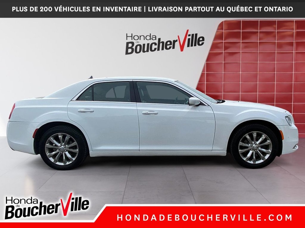 2015 Chrysler 300 Touring in Terrebonne, Quebec - 9 - w1024h768px