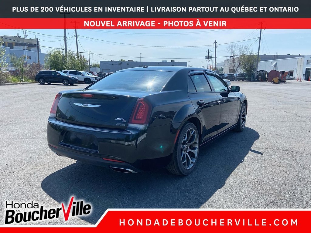 2016 Chrysler 300 300S in Terrebonne, Quebec - 9 - w1024h768px