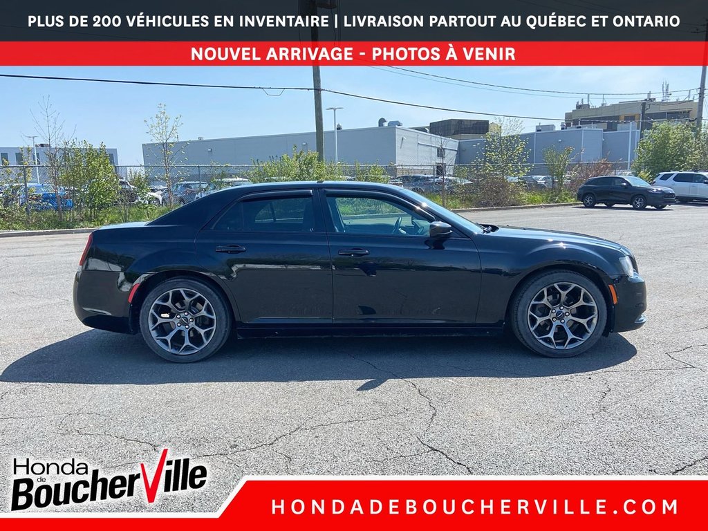 2016 Chrysler 300 300S in Terrebonne, Quebec - 7 - w1024h768px