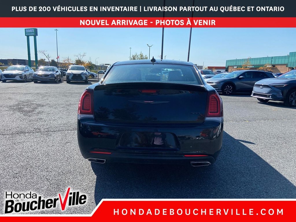 2023 Chrysler 300 300S in Terrebonne, Quebec - 9 - w1024h768px
