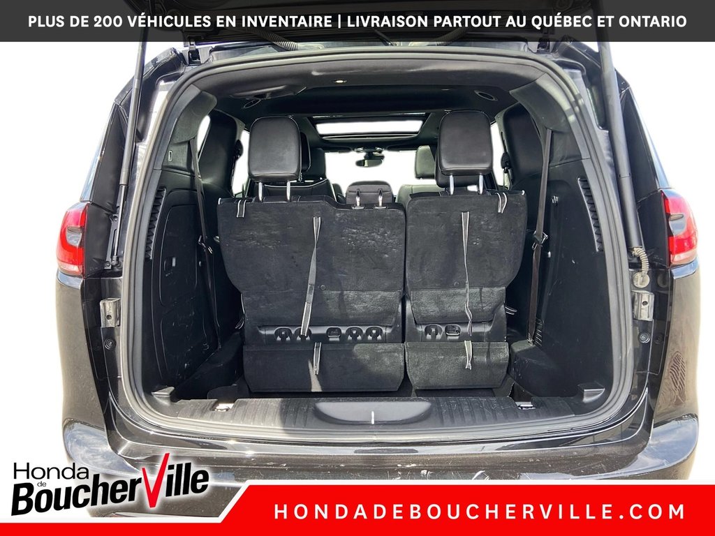 2022 Chrysler Pacifica Hybrid Limited S in Terrebonne, Quebec - 19 - w1024h768px