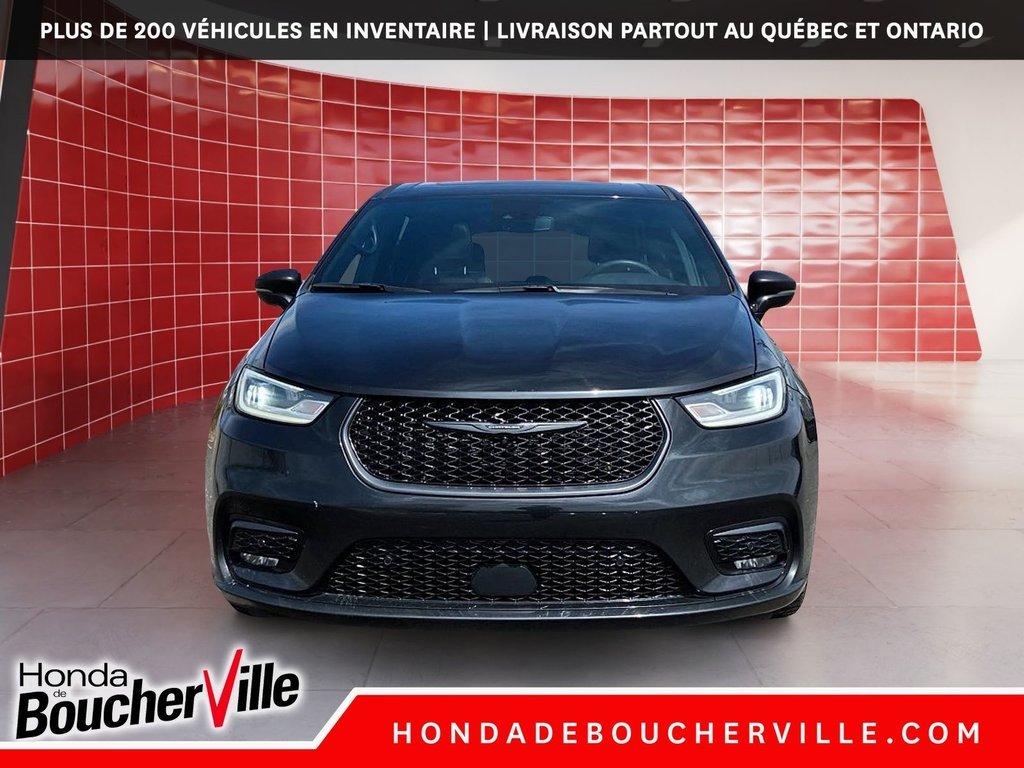 2022 Chrysler Pacifica Hybrid Limited S in Terrebonne, Quebec - 3 - w1024h768px