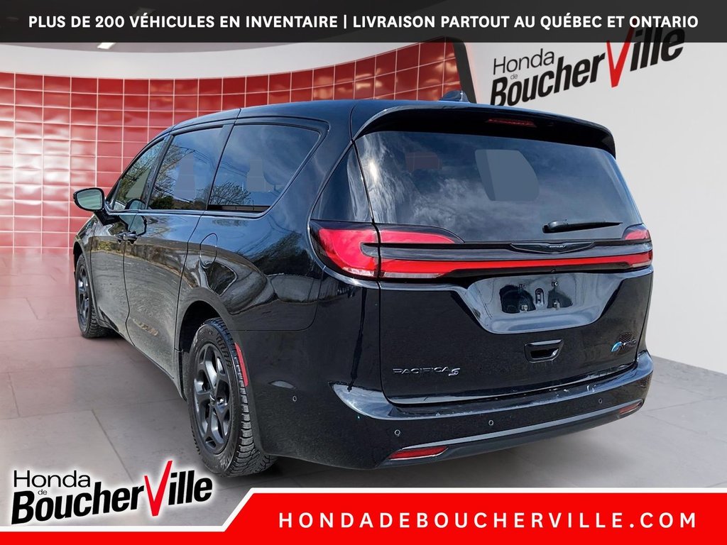2022 Chrysler Pacifica Hybrid Limited S in Terrebonne, Quebec - 13 - w1024h768px