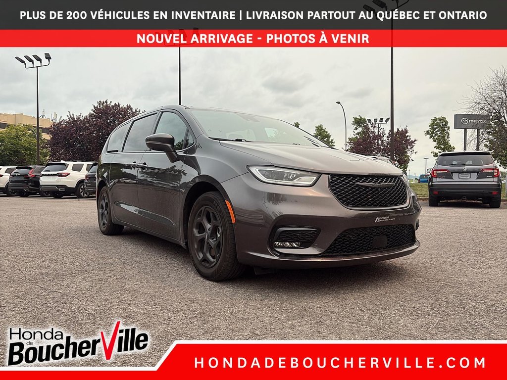 Chrysler Pacifica Hybrid Limited 2022 à Terrebonne, Québec - 8 - w1024h768px