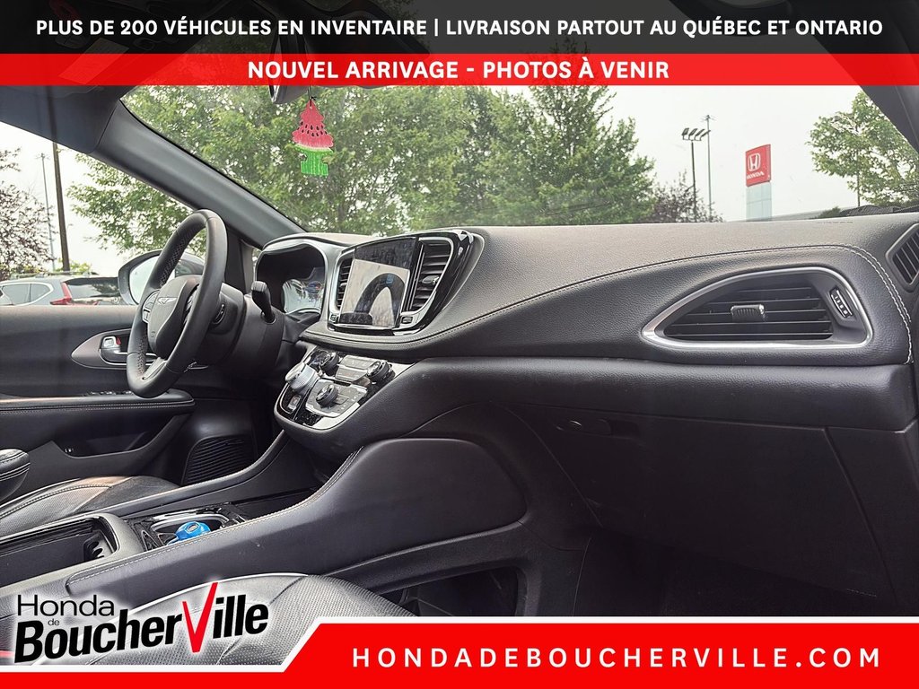 Chrysler Pacifica Hybrid Limited 2022 à Terrebonne, Québec - 16 - w1024h768px