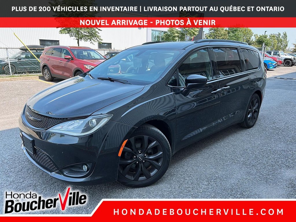 2018 Chrysler Pacifica Touring-L Plus in Terrebonne, Quebec - 1 - w1024h768px