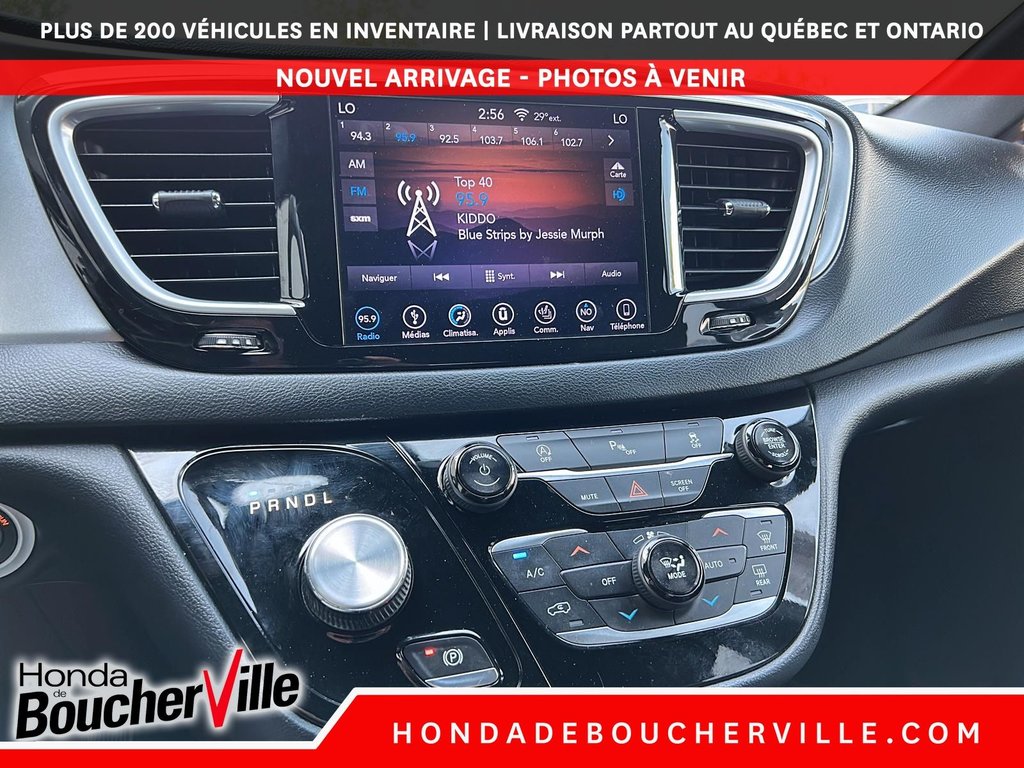 2018 Chrysler Pacifica Touring-L Plus in Terrebonne, Quebec - 19 - w1024h768px