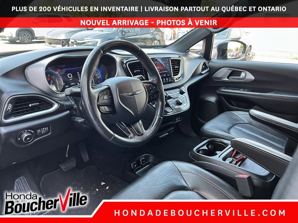 2018 Chrysler Pacifica Touring-L Plus in Terrebonne, Quebec - 15 - w1024h768px