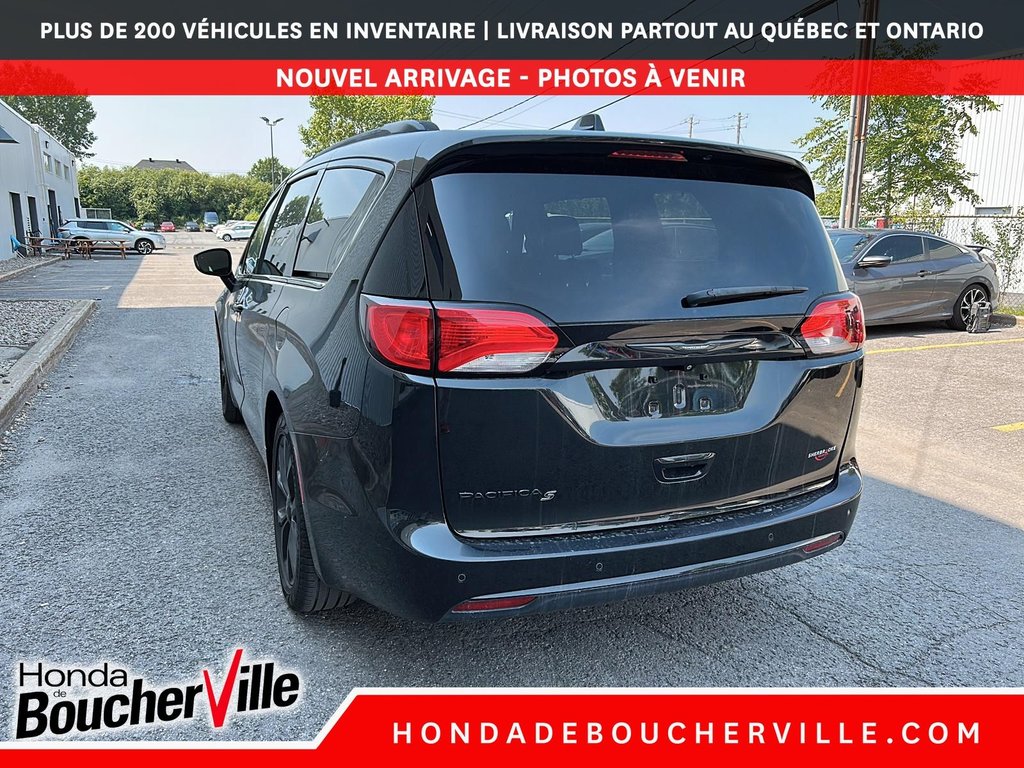 2018 Chrysler Pacifica Touring-L Plus in Terrebonne, Quebec - 7 - w1024h768px