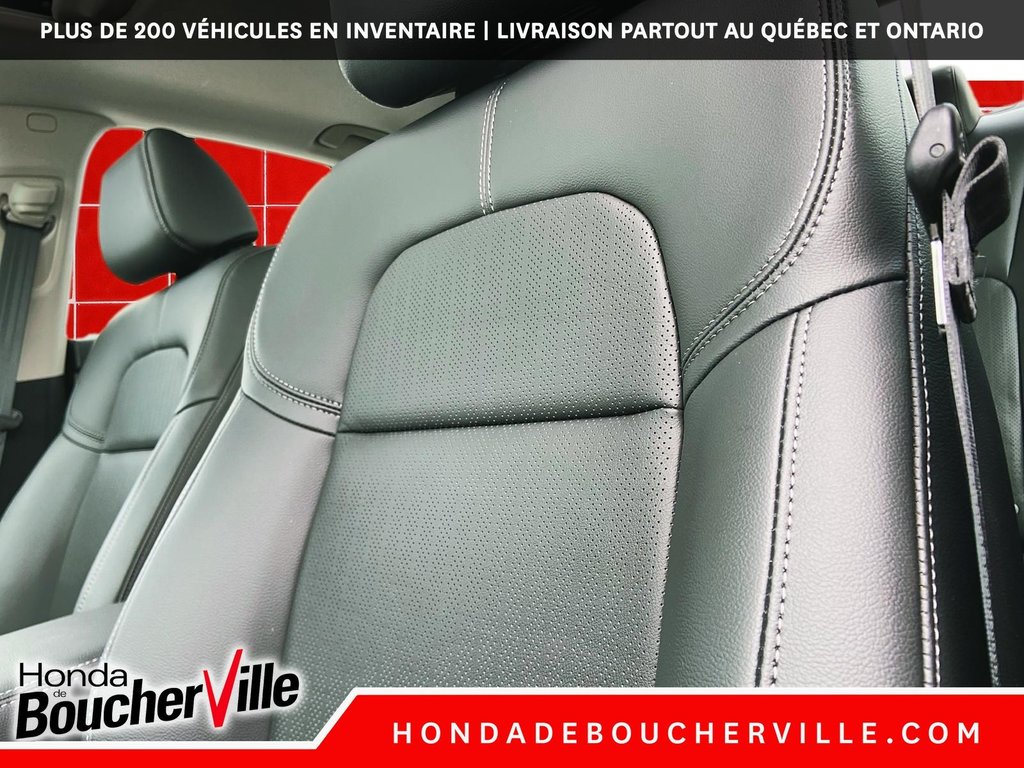 2024 Honda Civic TOURING in Terrebonne, Quebec - 12 - w1024h768px
