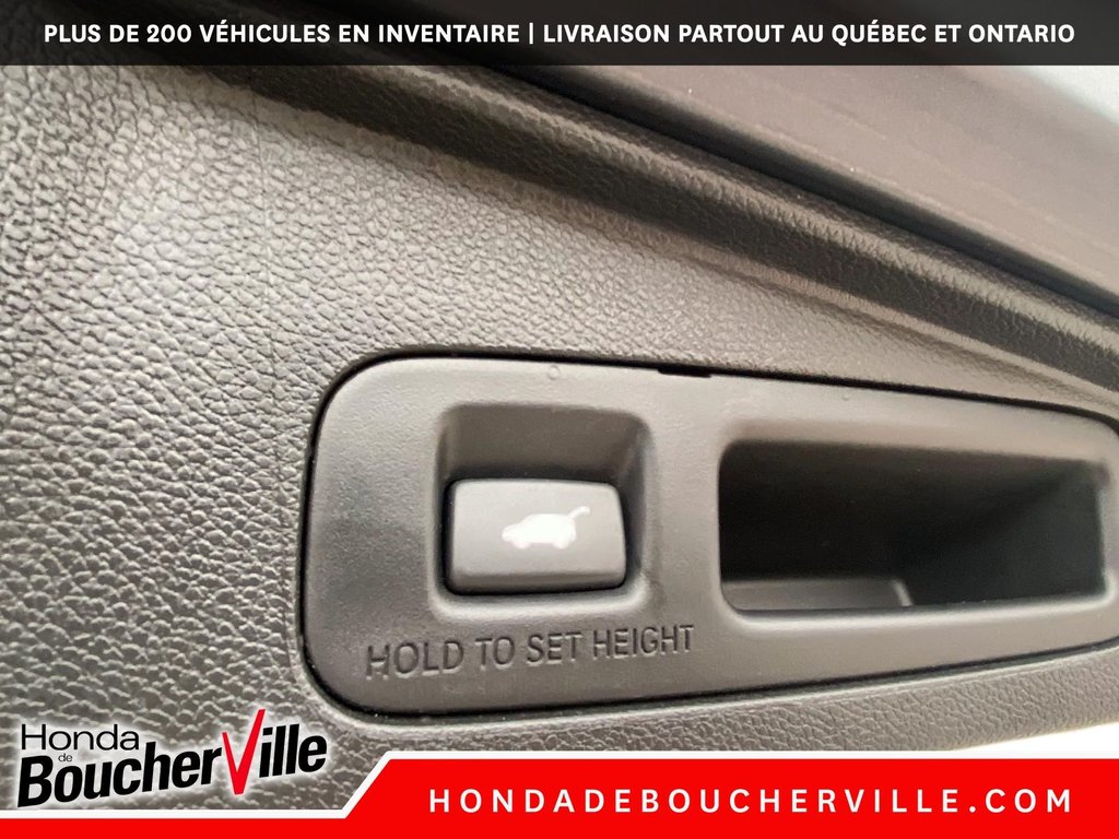 2022 Honda CR-V Touring in Terrebonne, Quebec - 19 - w1024h768px