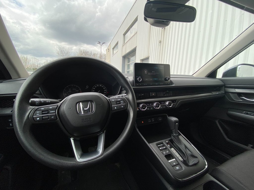 2025 Honda CR-V LX AWD in Terrebonne, Quebec - 7 - w1024h768px