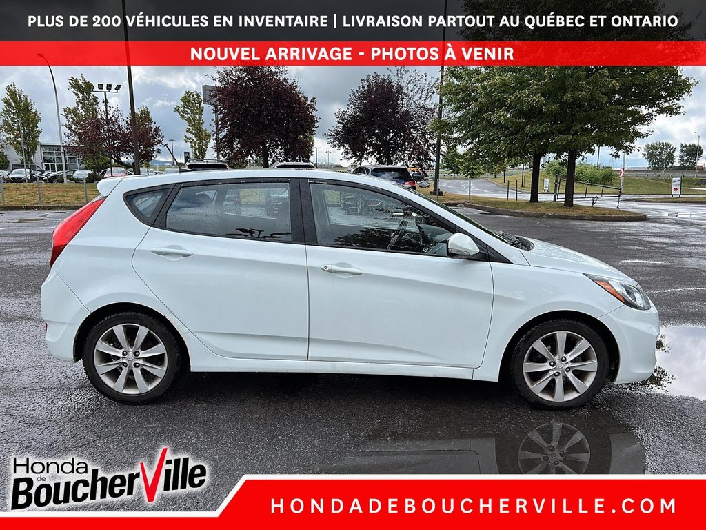 2013 Hyundai Accent GLS in Terrebonne, Quebec - 13 - w1024h768px