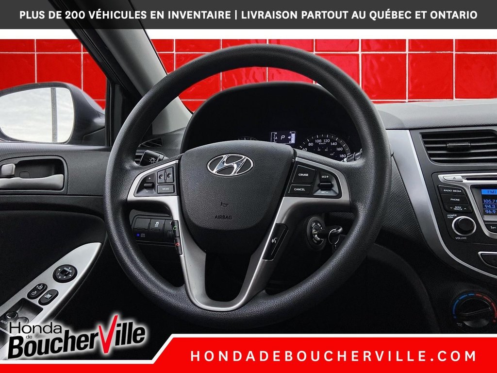 2017 Hyundai Accent SE in Terrebonne, Quebec - 25 - w1024h768px