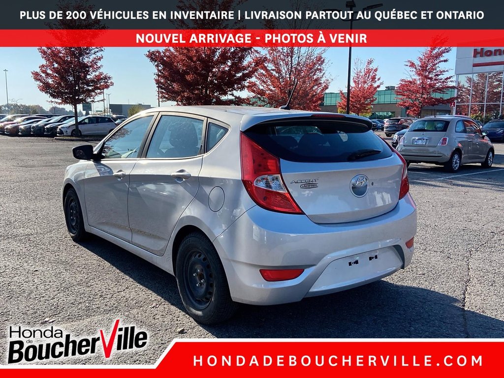 Hyundai Accent SE 2017 à Terrebonne, Québec - 11 - w1024h768px
