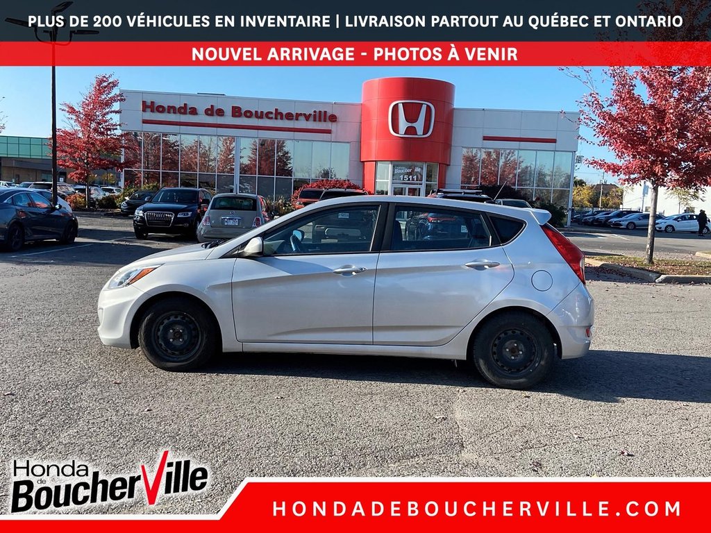 Hyundai Accent SE 2017 à Terrebonne, Québec - 13 - w1024h768px