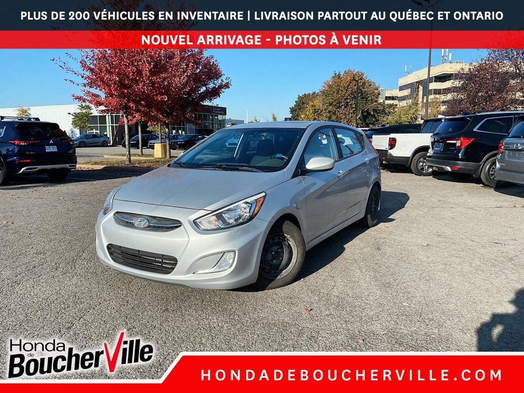 Hyundai Accent SE 2017 à Terrebonne, Québec - 1 - w1024h768px