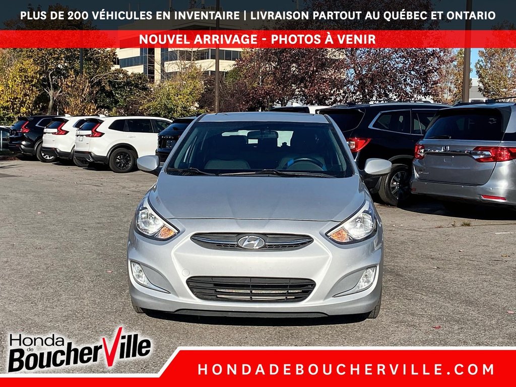 Hyundai Accent SE 2017 à Terrebonne, Québec - 2 - w1024h768px