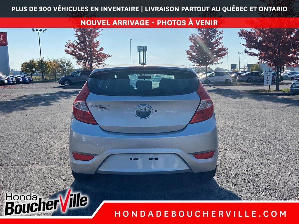 Hyundai Accent SE 2017 à Terrebonne, Québec - 9 - w1024h768px