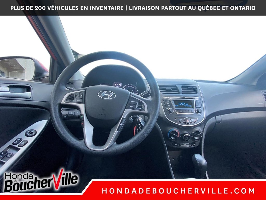 2017 Hyundai Accent SE in Terrebonne, Quebec - 26 - w1024h768px