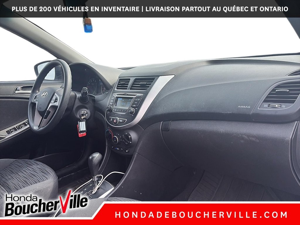 Hyundai Accent SE 2017 à Terrebonne, Québec - 21 - w1024h768px