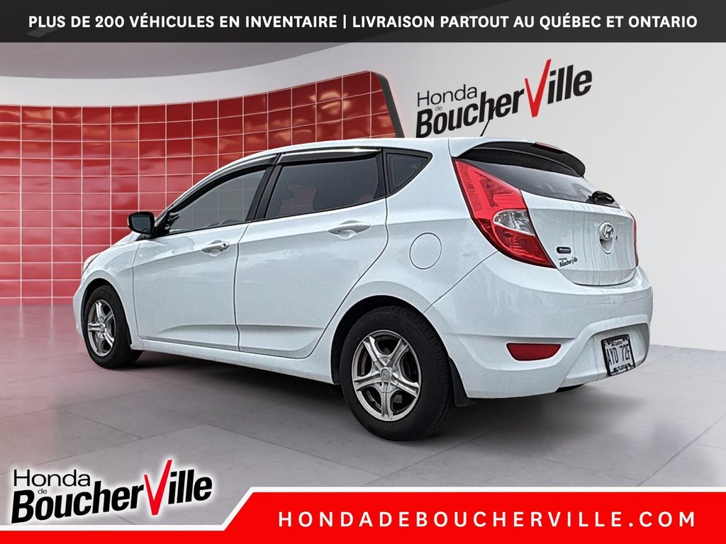 Hyundai Accent SE 2017 à Terrebonne, Québec - 5 - w1024h768px