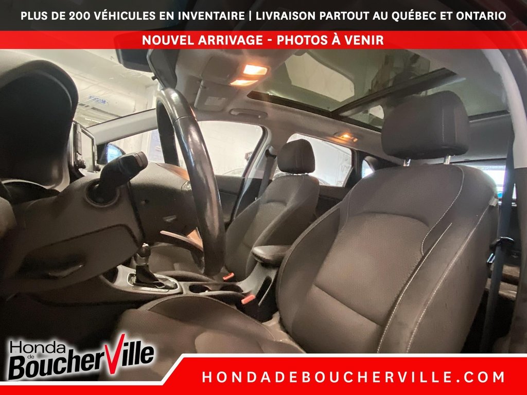 2019 Hyundai Elantra GT Luxury in Terrebonne, Quebec - 28 - w1024h768px