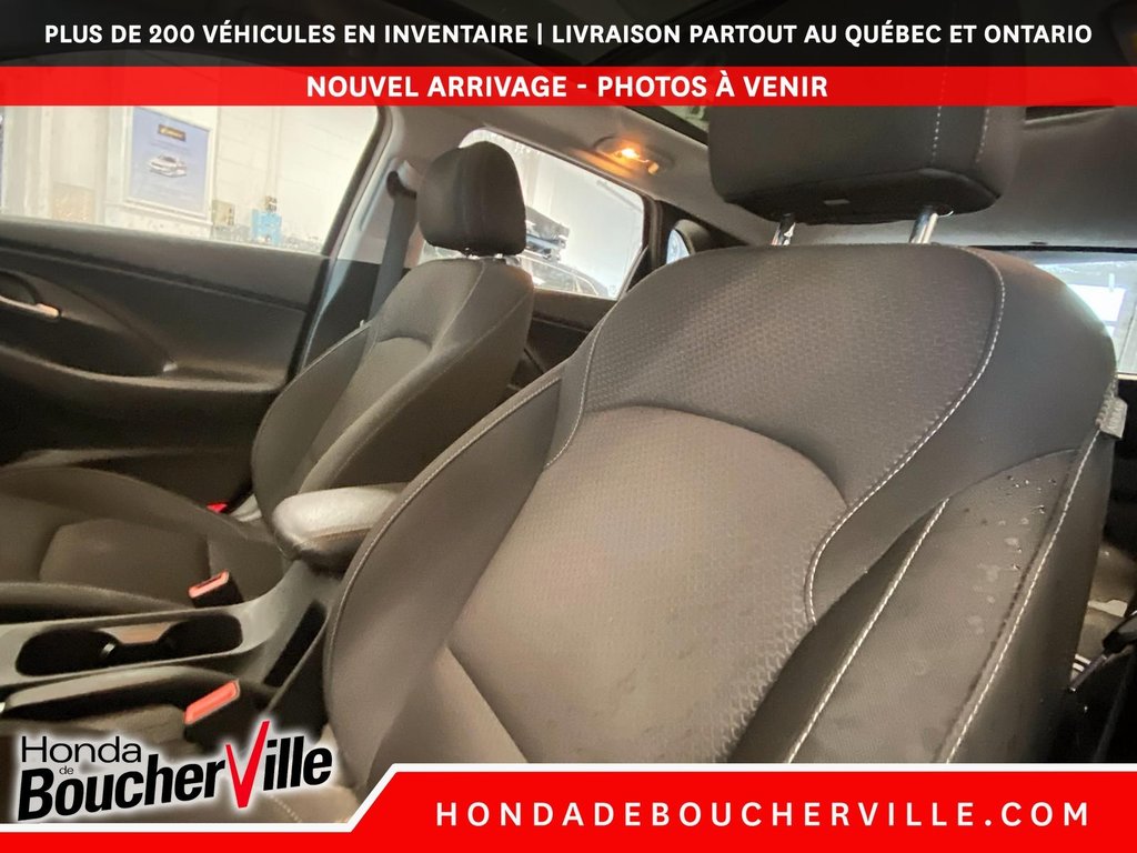 2019 Hyundai Elantra GT Luxury in Terrebonne, Quebec - 29 - w1024h768px