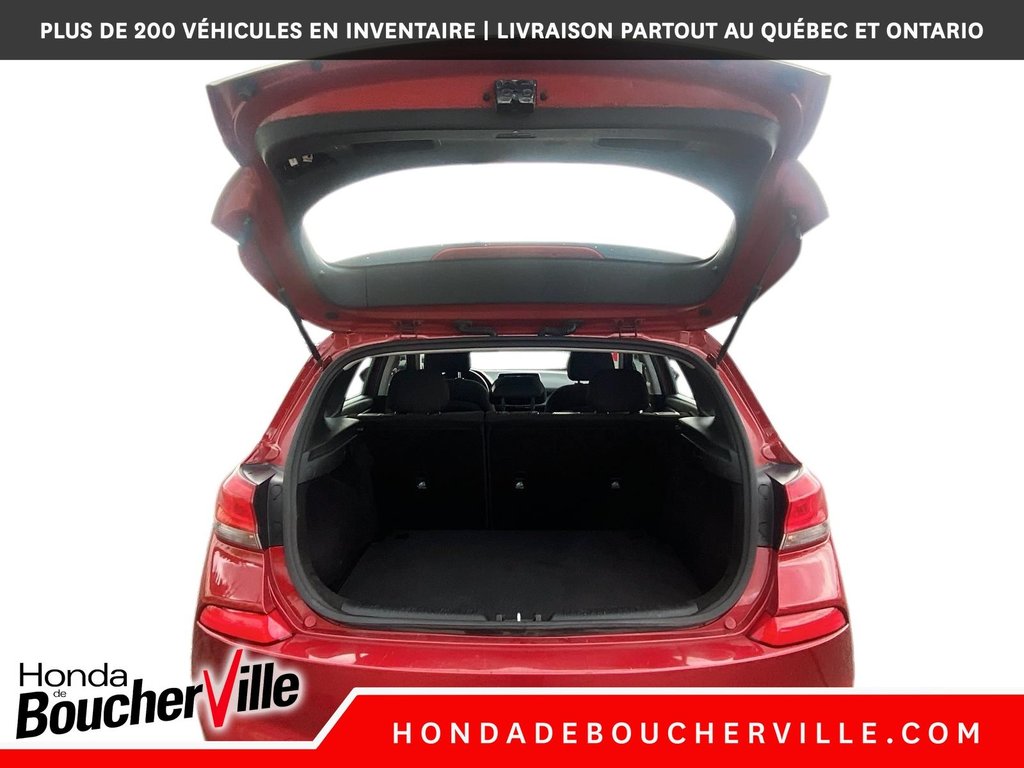2019 Hyundai Elantra GT Luxury in Terrebonne, Quebec - 19 - w1024h768px