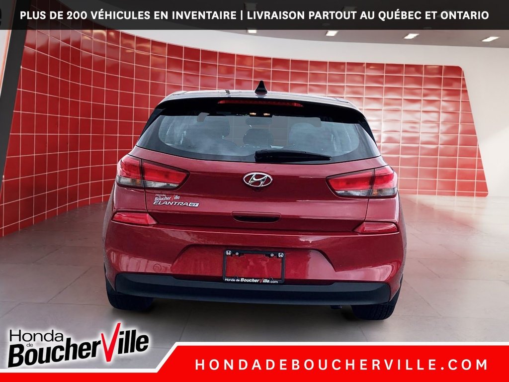 2019 Hyundai Elantra GT Luxury in Terrebonne, Quebec - 11 - w1024h768px