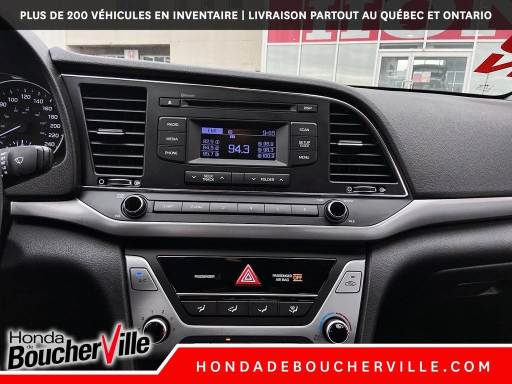 2017 Hyundai Elantra LE in Terrebonne, Quebec - 23 - w1024h768px