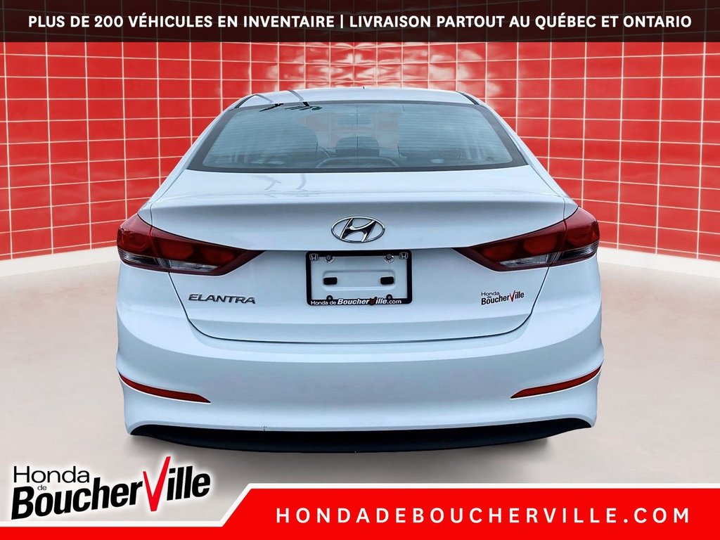 2017 Hyundai Elantra LE in Terrebonne, Quebec - 7 - w1024h768px