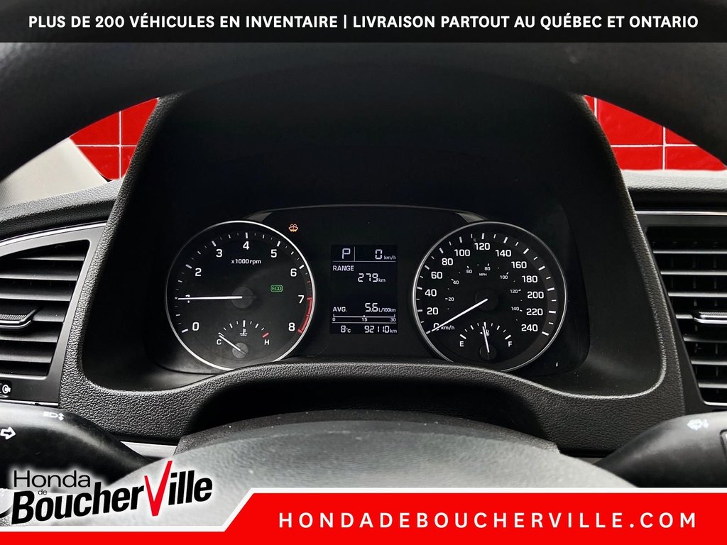 2017 Hyundai Elantra LE in Terrebonne, Quebec - 25 - w1024h768px