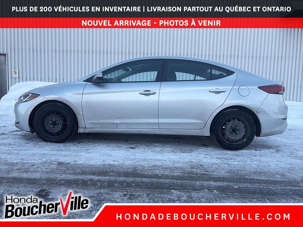 Hyundai Elantra LE 2017 à Terrebonne, Québec - 3 - w1024h768px